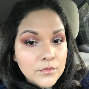 Meet your Posher, Lorena